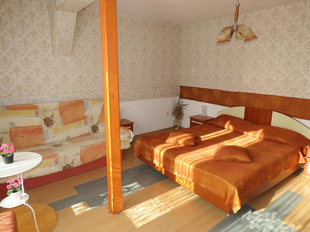 Family Hotel Lebed Nesebar Rom bilde