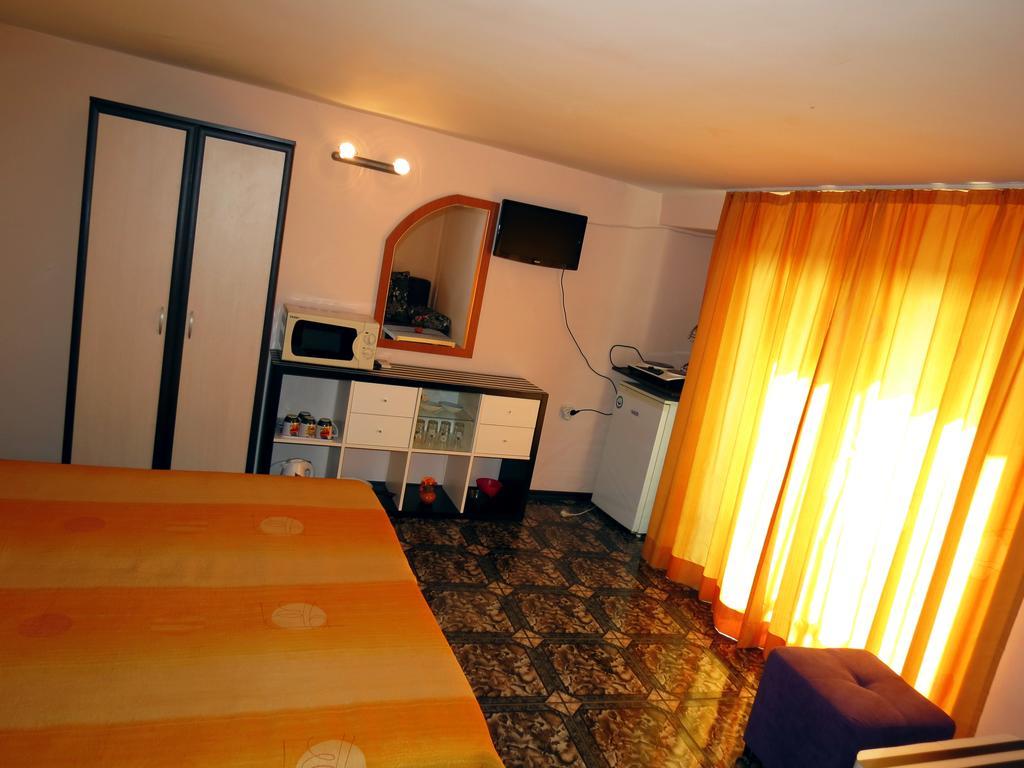 Family Hotel Lebed Nesebar Eksteriør bilde